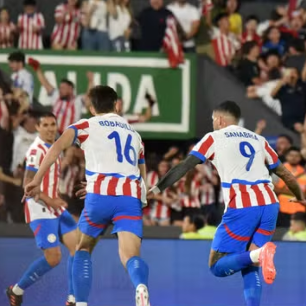 Argentina loses to Paraguay and could see Colombia close the gap.