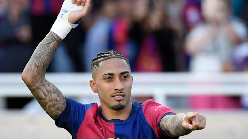 Barcelona announces renewal with Raphinha