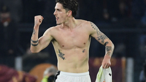 Player from national team invades dressing room and attacks players