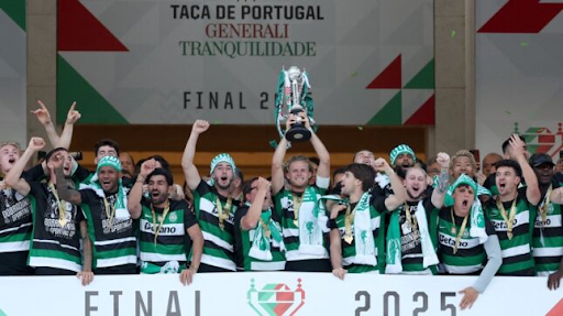 Sporting makes a monumental comeback against Benfica and is crowned Portuguese Cup champion