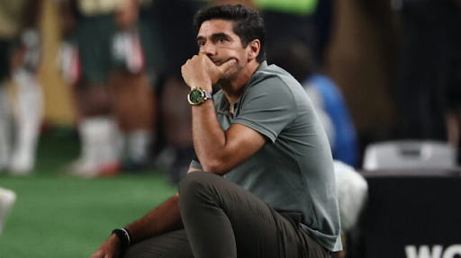 Abel Ferreira says former Cruzeiro player seems to play 'with 50 kg on his back'