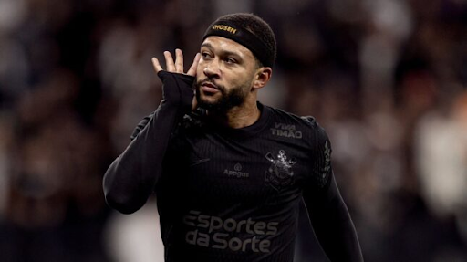 Corinthians' Memphis Depay responds to criticism on Instagram: 'Have you been to Africa?'