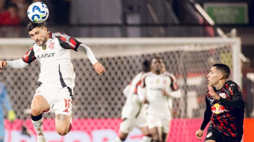 Flamengo beats Bragantino and catches Cruzeiro at the top of the Brazilian league
